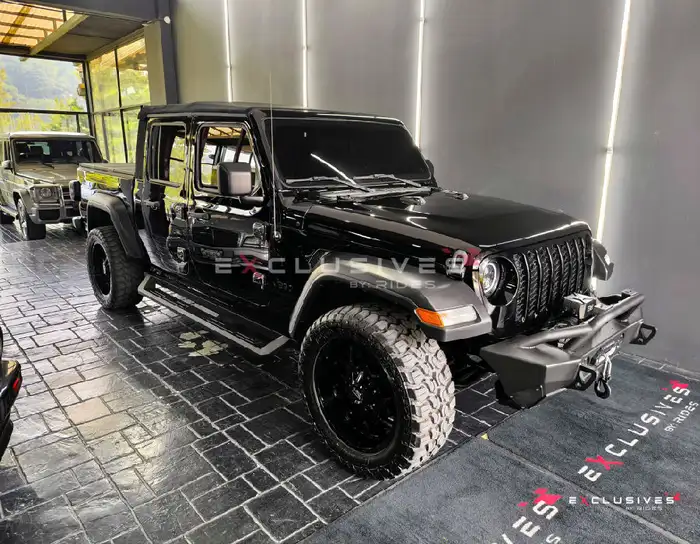 2020 Jeep GLADIATOR — 1