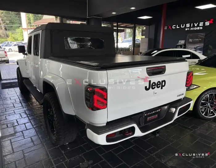 2021 Jeep GLADIATOR — 4