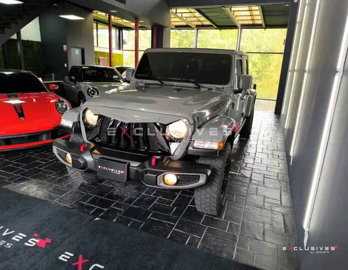 2021 Jeep GLADIATOR — 3