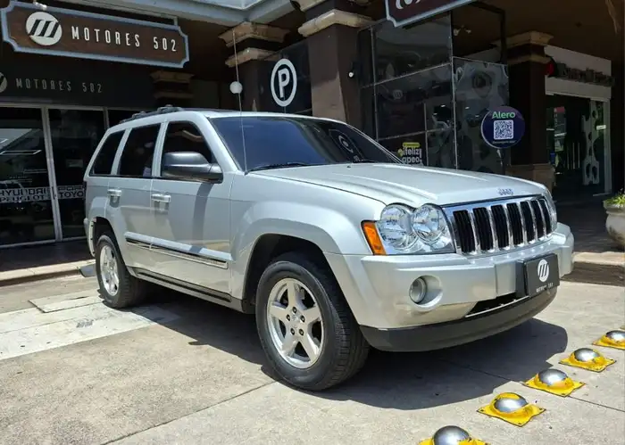 2005 Jeep GRAND CHEROKEE — 3