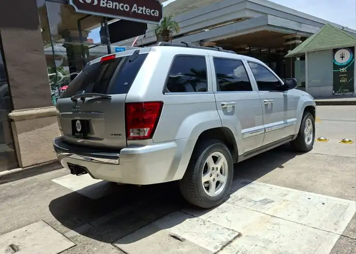 2005 Jeep GRAND CHEROKEE — 4