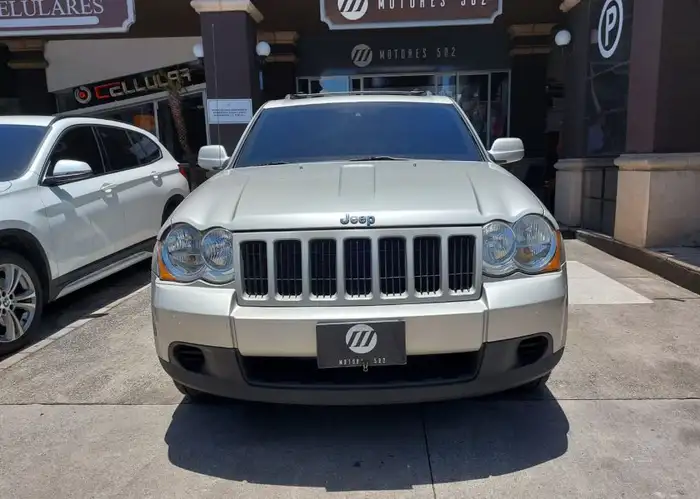 2010 Jeep GRAND CHEROKEE — 2