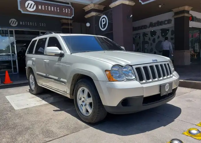 2010 Jeep GRAND CHEROKEE — 3