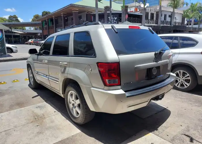 2010 Jeep GRAND CHEROKEE — 4