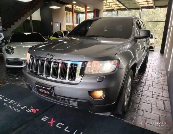 2012 Jeep GRAND CHEROKEE — 3