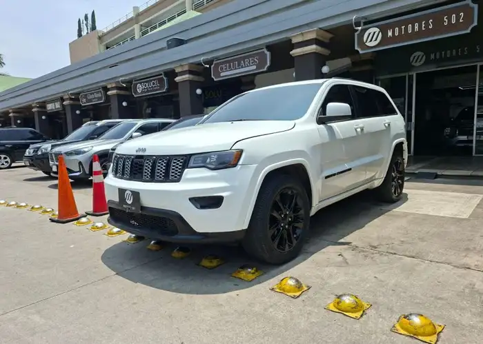 2020 Jeep GRAND CHEROKEE — 1