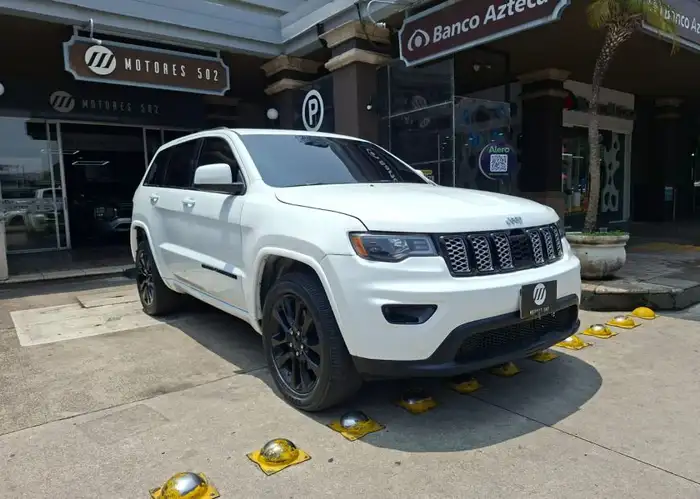 2020 Jeep GRAND CHEROKEE — 3