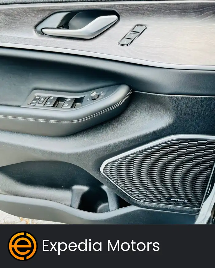 2023 Jeep GRAND CHEROKEE — 3
