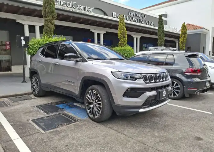 2023 Jeep COMPASS — 3