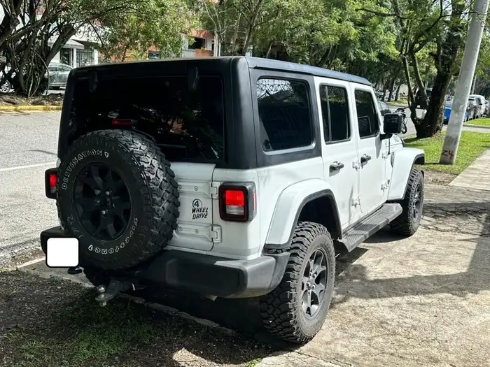 2022 Jeep WRANGLER — 2
