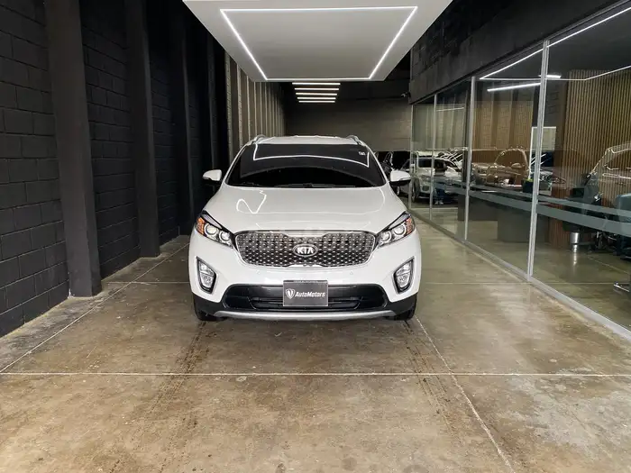 2017 Kia Sorento — 3
