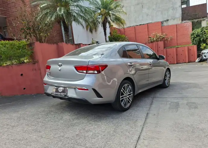 2022 Kia Rio — 4