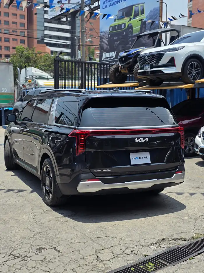 2025 Kia Carnival — 3