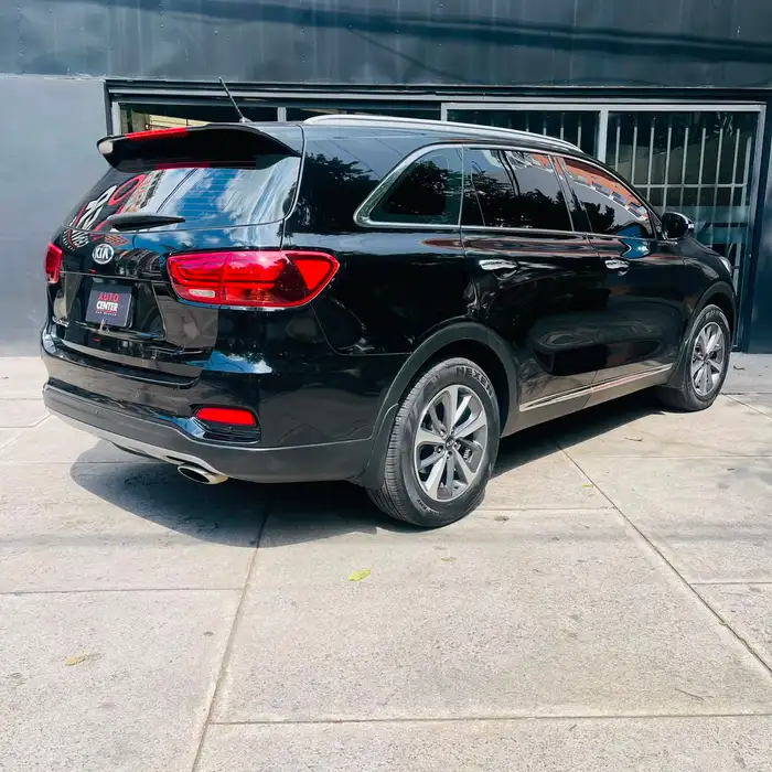 2020 Kia Sorento — 4