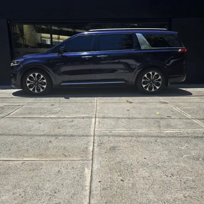 2023 Kia Carnival — 3