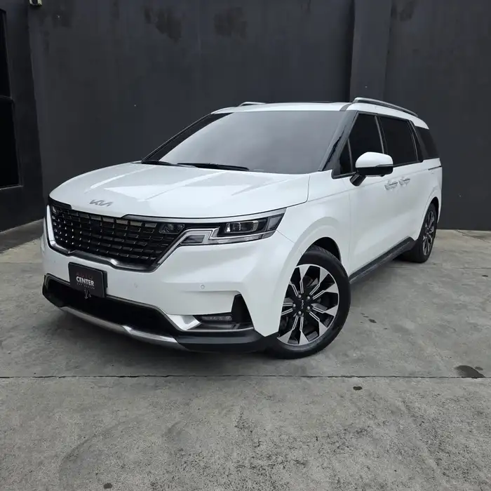 2023 Kia Carnival — 1