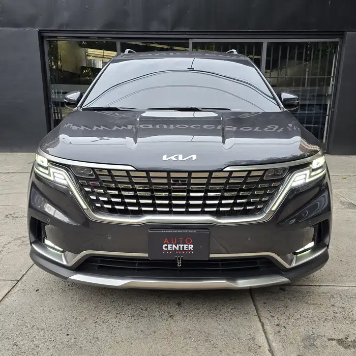 2023 Kia Carnival — 2