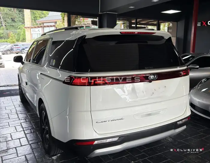 2021 Kia Carnival — 4