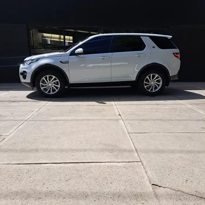 2017 Land Rover CL — 3