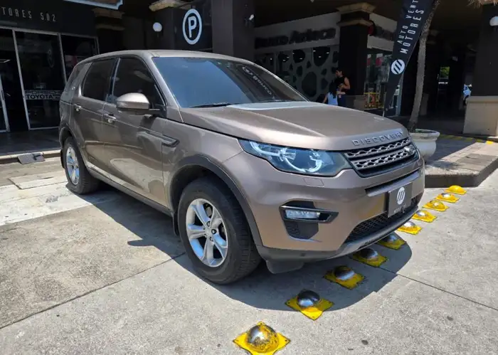 2016 Land Rover DISCOVERY — 3