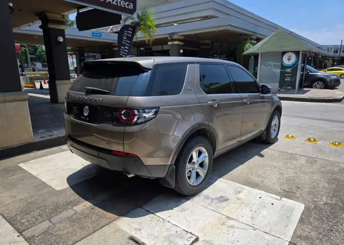 2016 Land Rover DISCOVERY — 4
