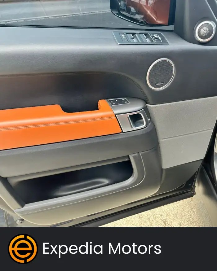 2017 Land Rover RANGE ROVER — 2