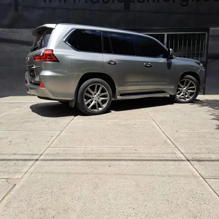 2020 Lexus LX570 — 4