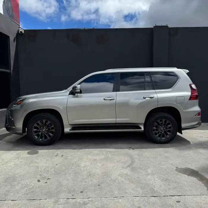 2022 Lexus gx460 — 3
