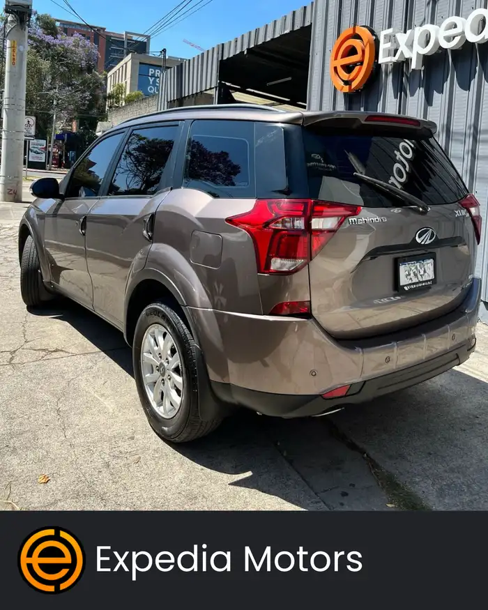 2020 Mahindra XUV — 3