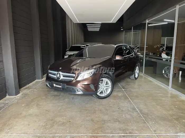2015 Mercedes-Benz GLA — 1