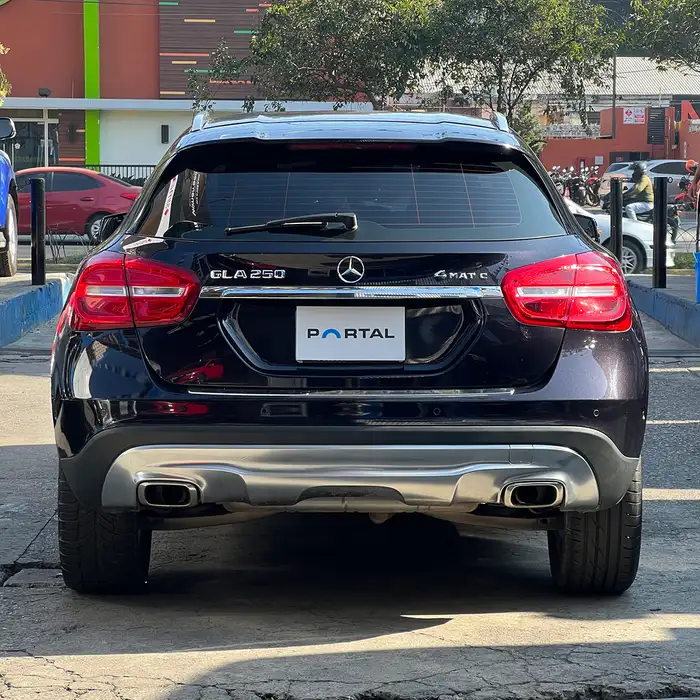 2016 Mercedes-Benz GLA — 4