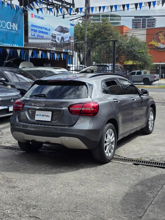 2018 Mercedes-Benz GLA — 3