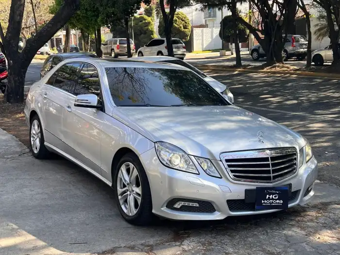 2010 Mercedes-Benz CLASE E — 1