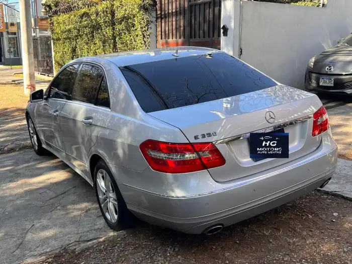 2010 Mercedes-Benz CLASE E — 4