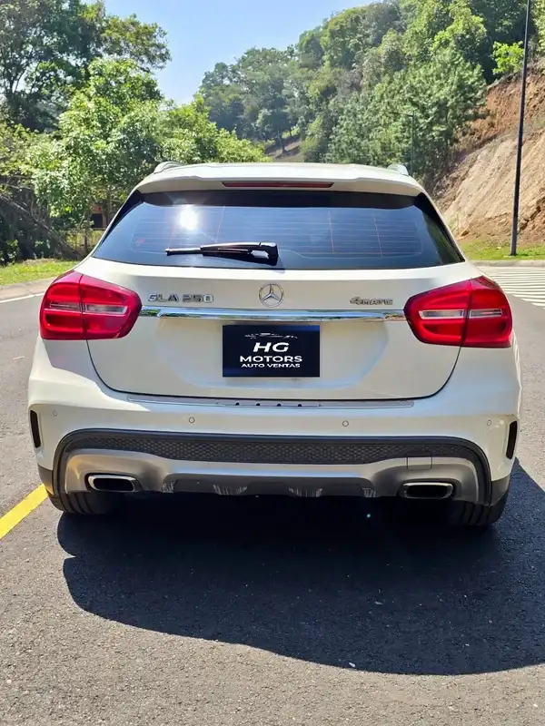 2017 Mercedes-Benz CLASE GLA — 3