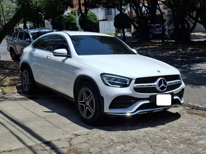 2021 Mercedes-Benz GLC 200 — 1