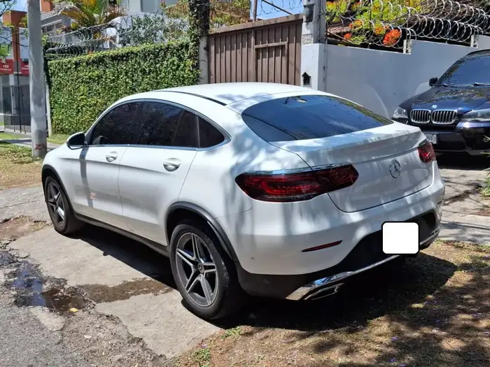 2021 Mercedes-Benz GLC 200 — 2