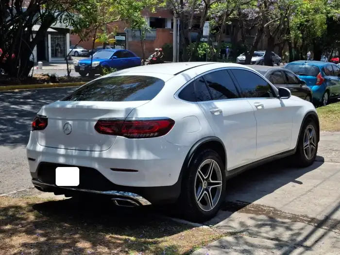 2021 Mercedes-Benz GLC 200 — 4