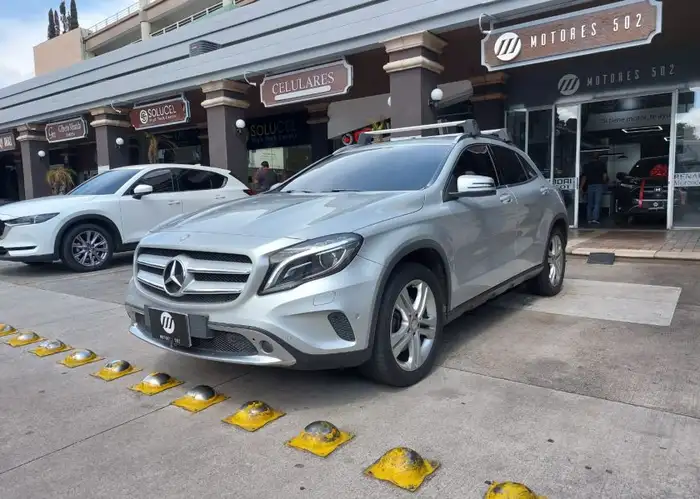 2015 Mercedes-Benz GLA — 1
