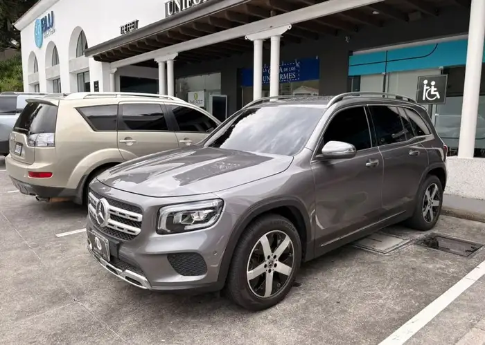 2022 Mercedes-Benz GLB — 1