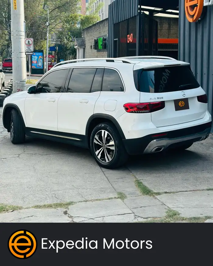 2023 Mercedes-Benz CLASE GLB — 3