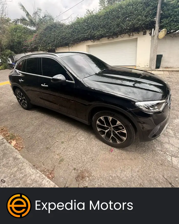 2023 Mercedes-Benz GLC — 1