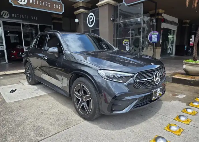 2025 Mercedes-Benz GLC — 3