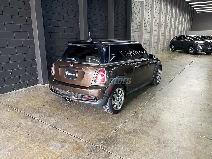 2011 Mini COOPER — 2