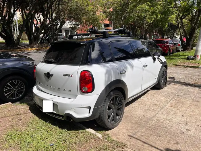 2016 Mini COUNTRYMAN — 2