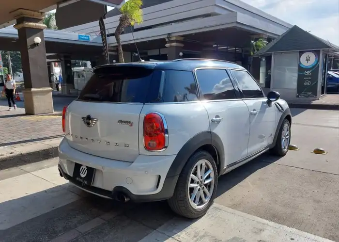 2016 Mini COUNTRYMAN — 3