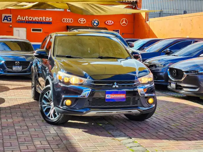 2018 Mitsubishi Outlander — 3