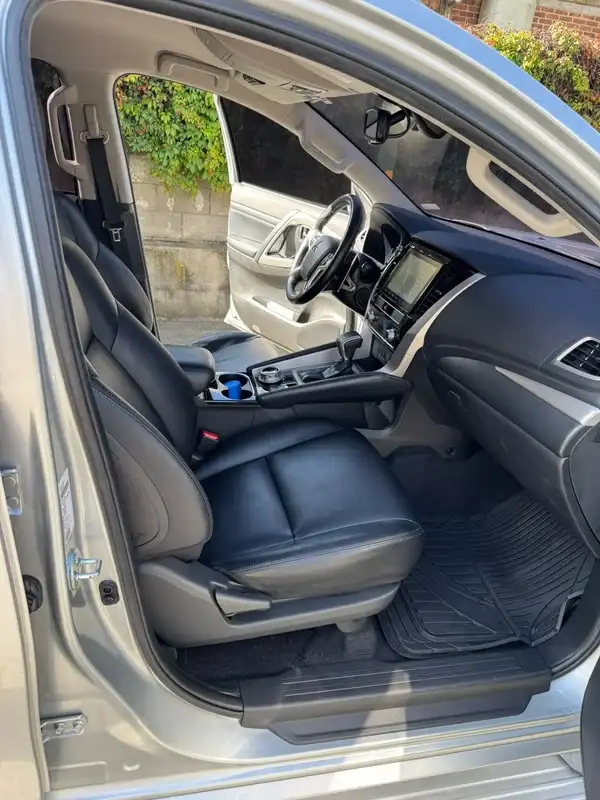 2021 Mitsubishi Montero Sport — 3