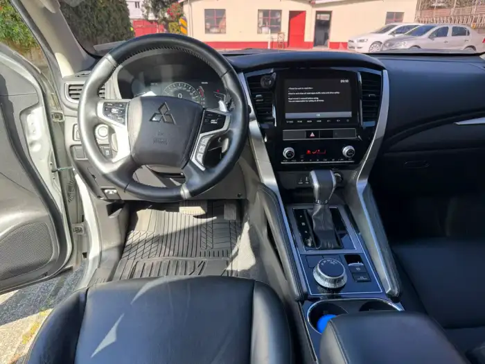2021 Mitsubishi Montero Sport — 4
