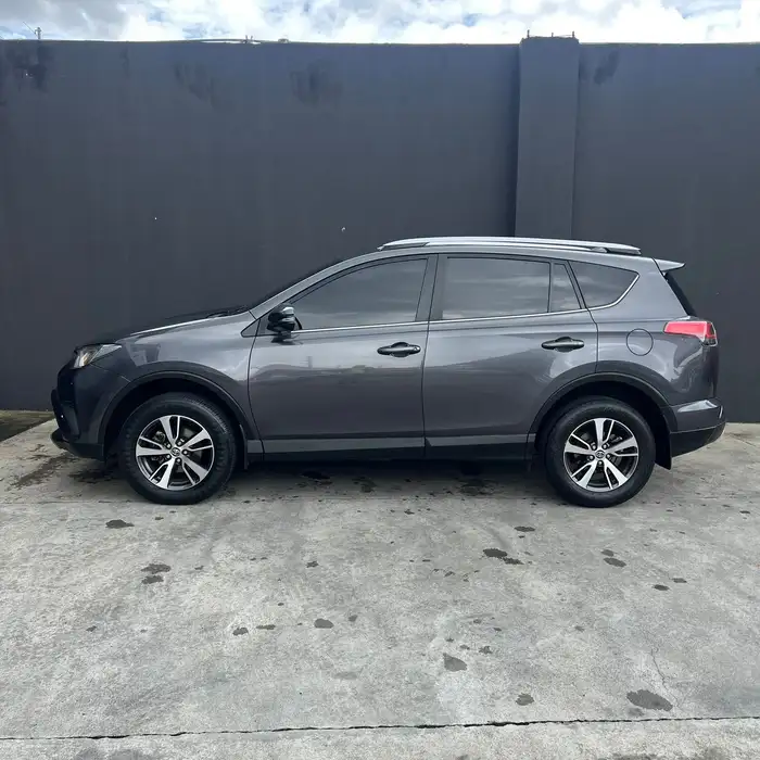 2017 Mitsubishi RAV4 — 3